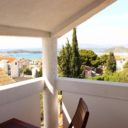 Apartments Villa Arta Murter Room photo