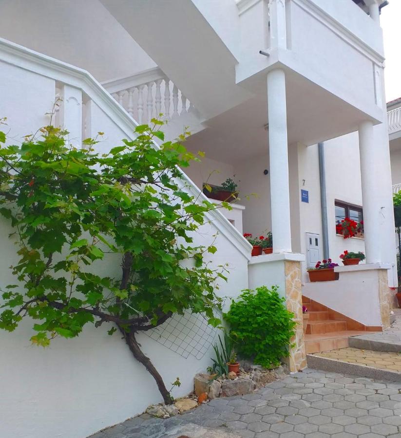 Apartments Villa Arta Murter Exterior photo