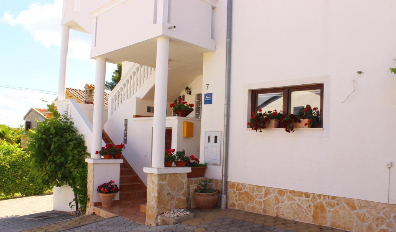 Apartments Villa Arta Murter Exterior photo