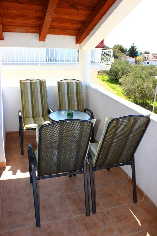 Apartments Villa Arta Murter Exterior photo